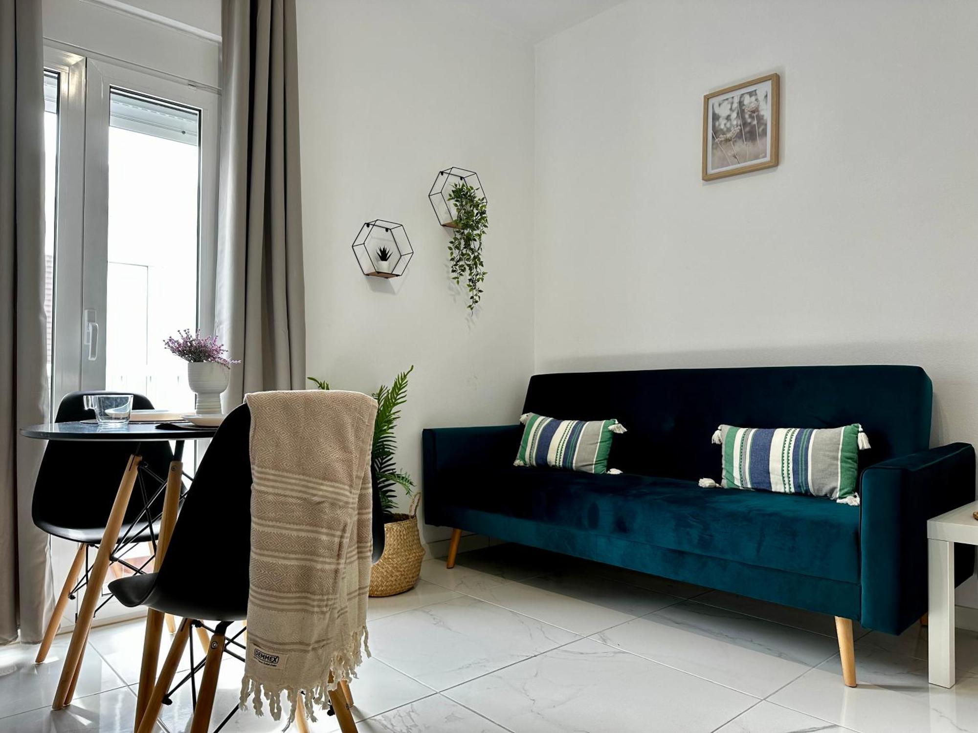 Apartment Cozy & Sunny Apartment, Near The '11' *